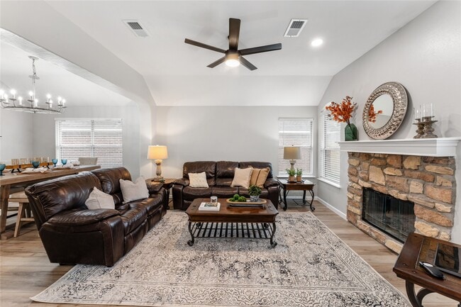 Photo - 29 Cypress Bayou Ct