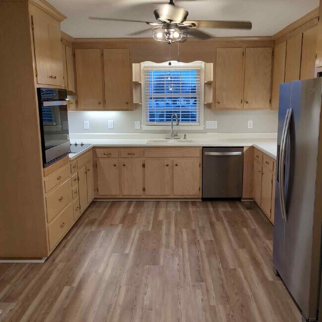 Photo - 556 Rucker Ln