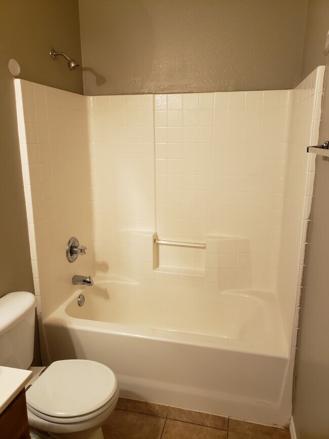 814 Bur Oak Dr Townhome Townhome Rental in Burleson TX