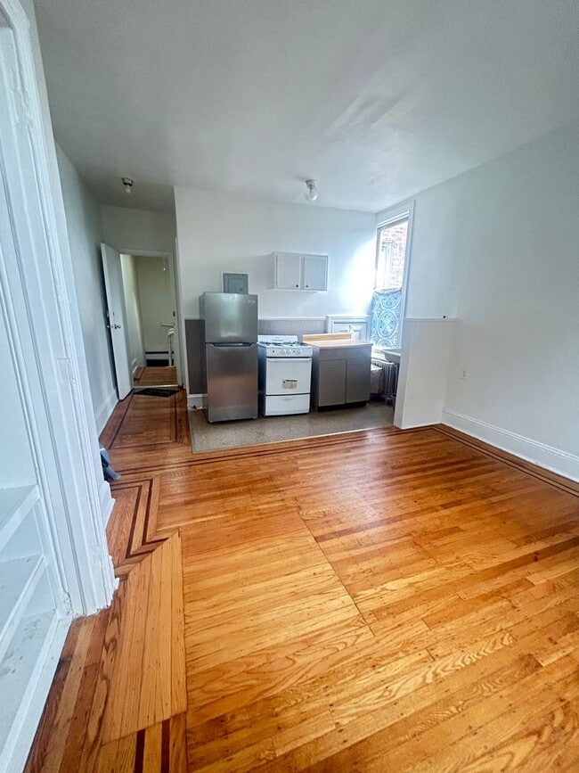 1808 W Tioga St Unit 3R