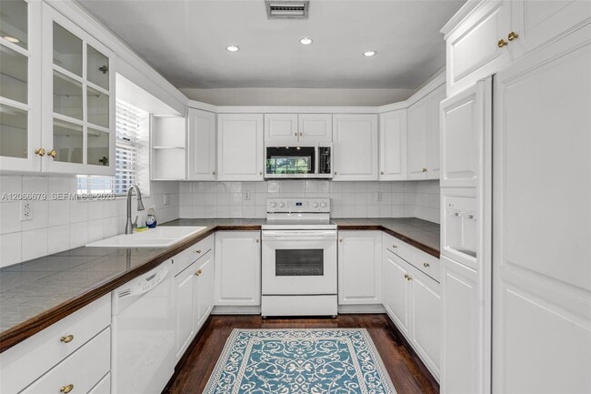 Photo - 3640 SW 25th St Unit 1