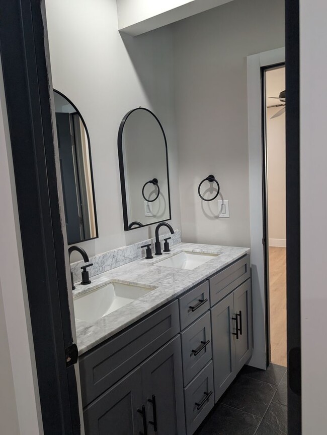 Photo - 1417-1419 Milton Ave. Unit 1419