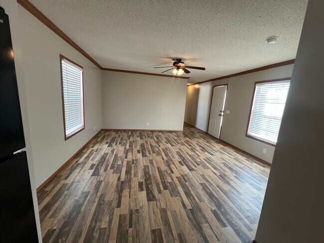 Photo - 143 Smokey Hill River Ct