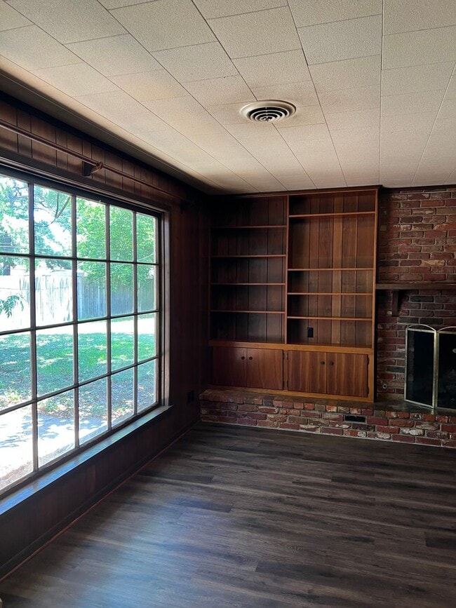 Photo - Mockingbird Realty 179