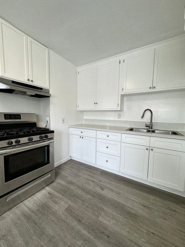 Photo - 1105-1125 E Hyde Park Blvd