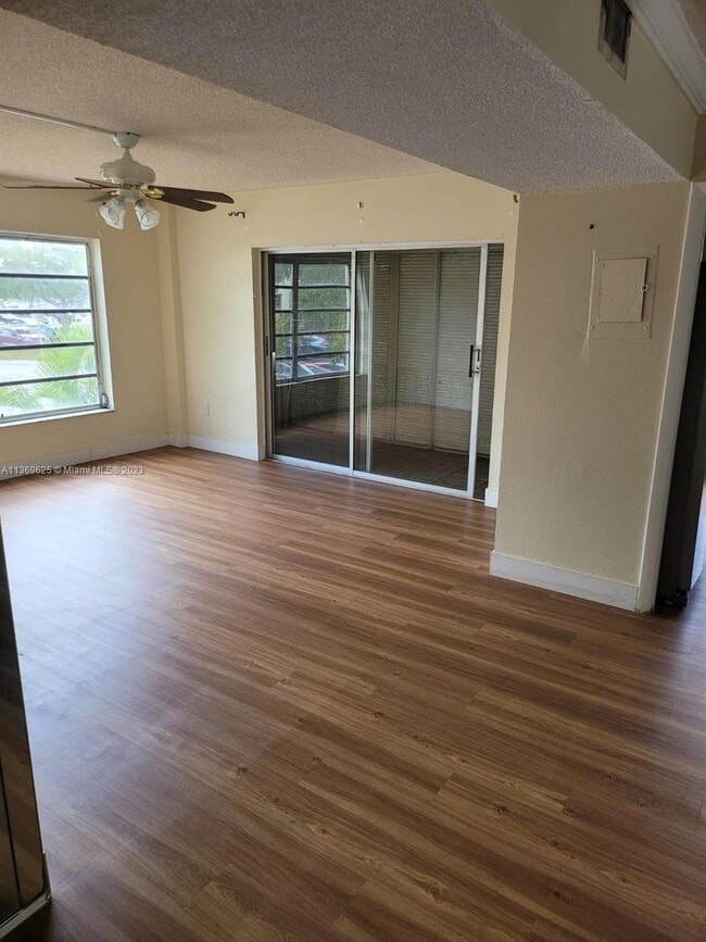 Photo - 4172 Inverrary Dr Unit 212