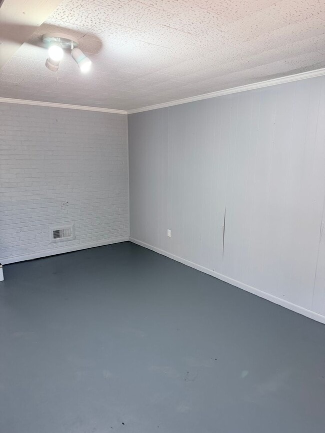 Photo - 4 bed 2 bath