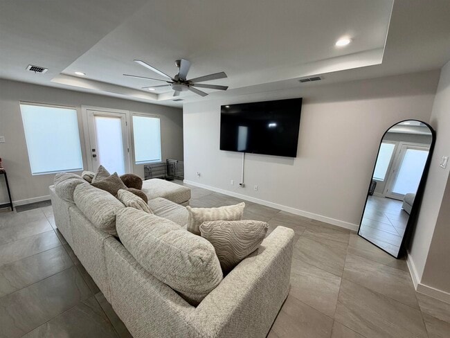 Photo - 4010 Ave Fenix Dr