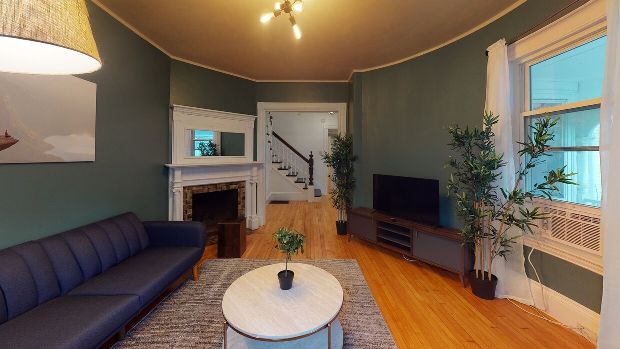 Photo - Private bedroom in 6 bed/1.5 bath Home