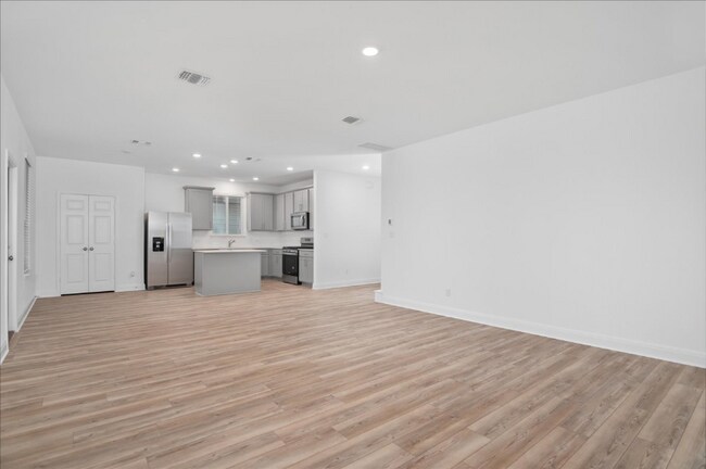 Photo - 1636 W Kerr Pass