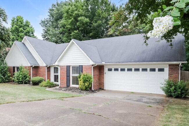 Photo - 488 Mysen Dr