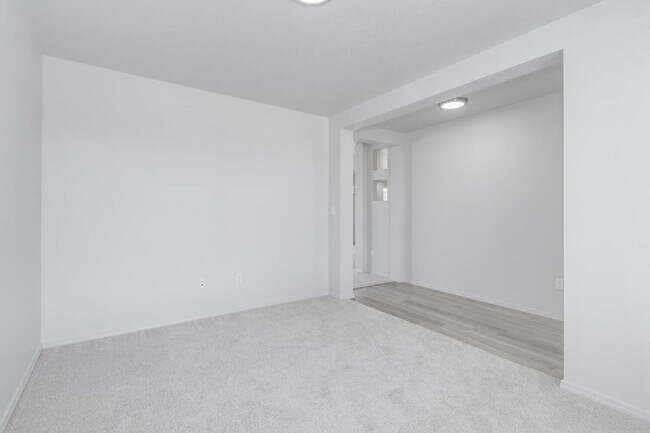 Photo - Newer 4 Bed / 2.5 Bath House For Rent _ Plus Large Bonus Room!!