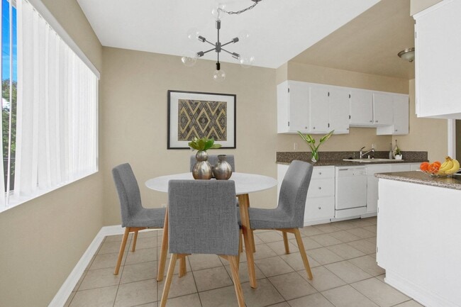 Photo - 115 Doheny Apartments