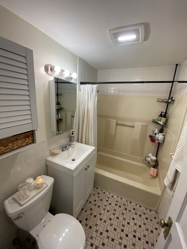 Photo - 46 Orkney Rd Unit 2