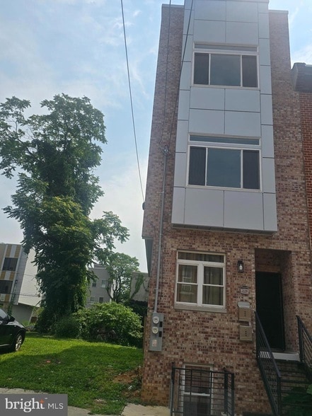 Building Photo - 2139 N 9th St Unit 2 Rental