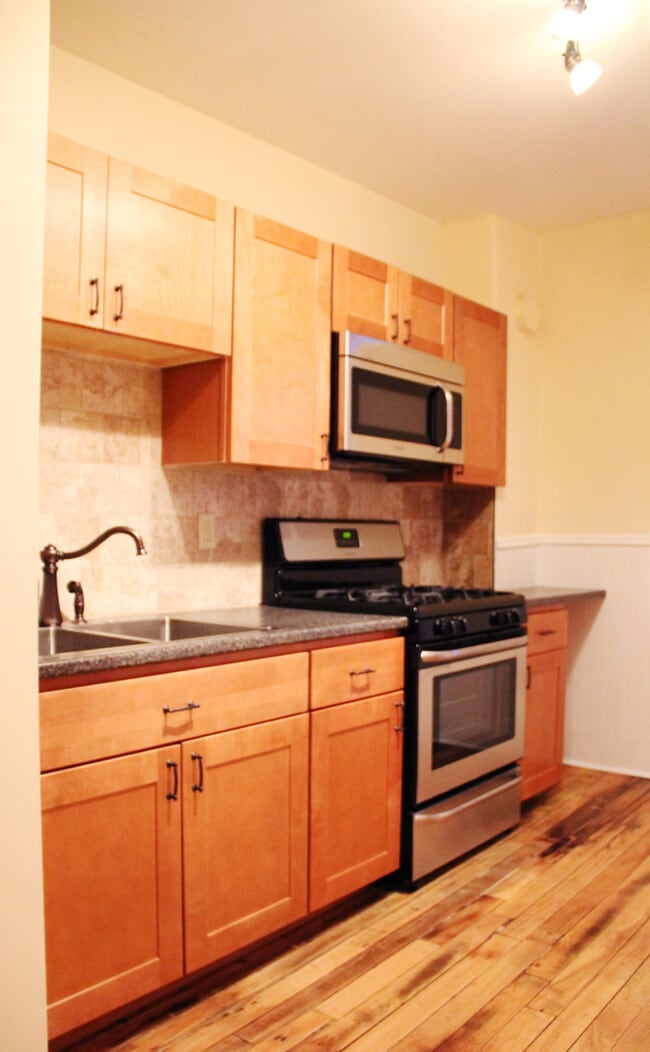 Photo - 23 West Ln Unit APT C