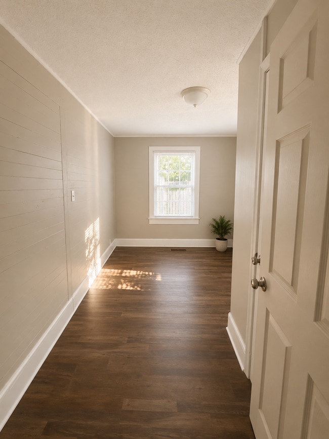 Photo - 3840 Napier Ave