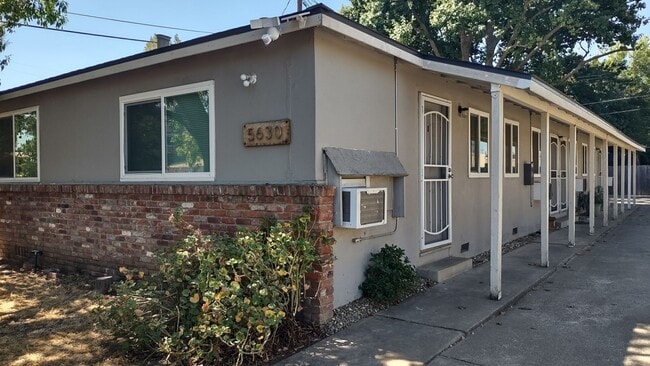 Building Photo - 5630 53rd St Unit #1 Rental