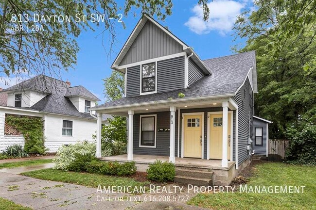 Building Photo - 813 Dayton St SW Unit 2