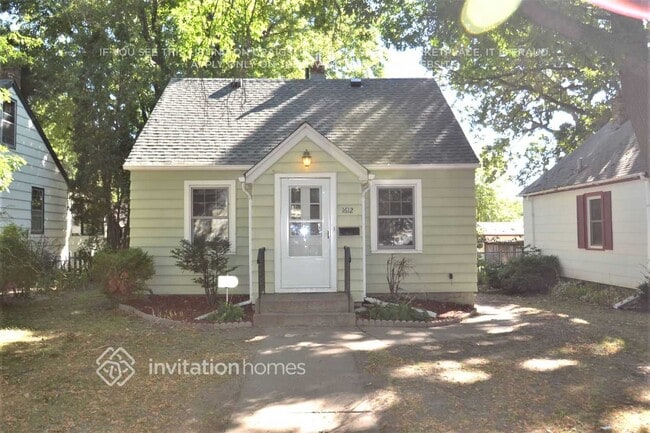 Building Photo - 1612 St Albans St N