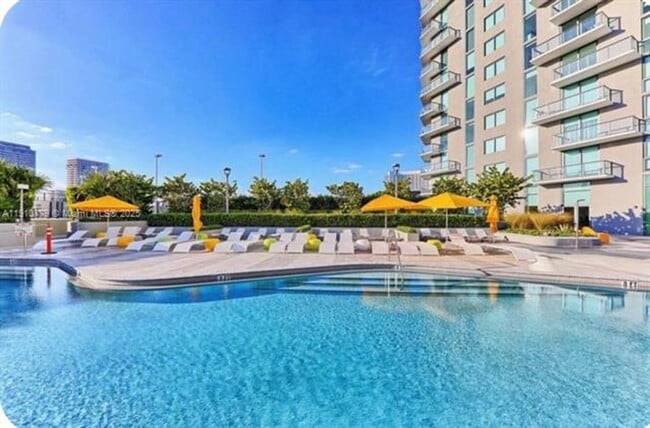 Photo - 501 NE 31st St Unidad 501 NE 31st St  810