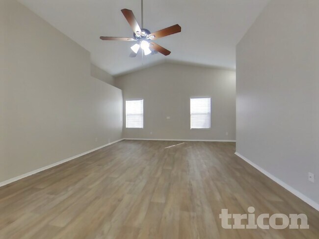 Photo - 11446 W Roanoke Dr
