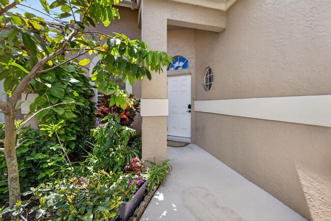 Photo - 602 Sabal Palm Ln