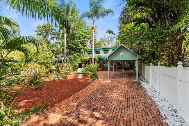 Photo - 918 Tequesta St