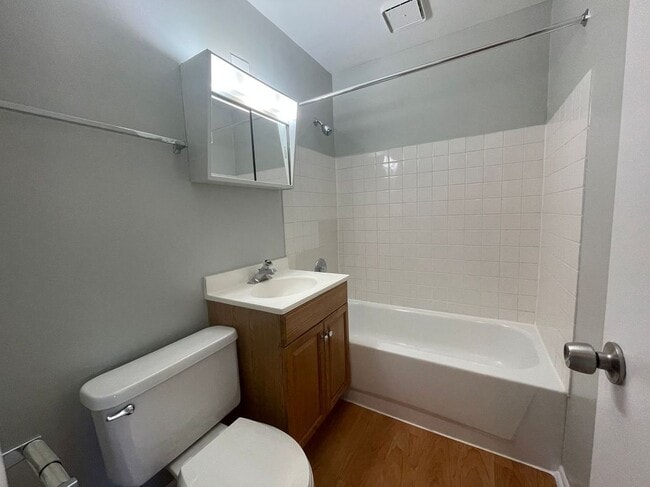 Photo - 4612 N Beacon St Unidad 3D