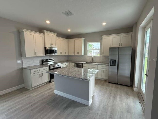 Photo - 438 Awin Cir SE