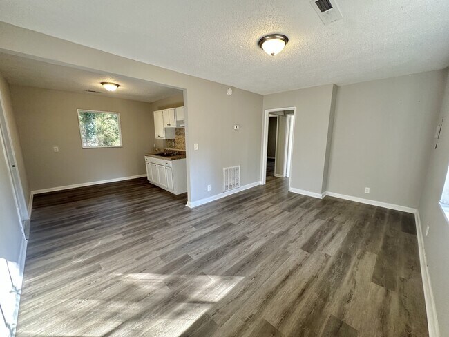 Photo - 209 Tucker Ave