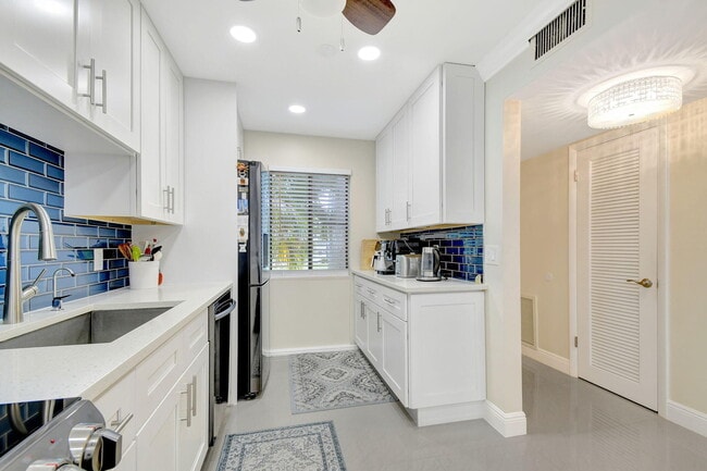 Photo - 4822 Esedra Ct Unit 208