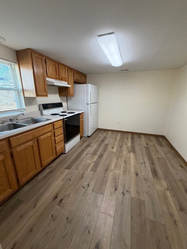 Photo - 614 1/2 Broad St