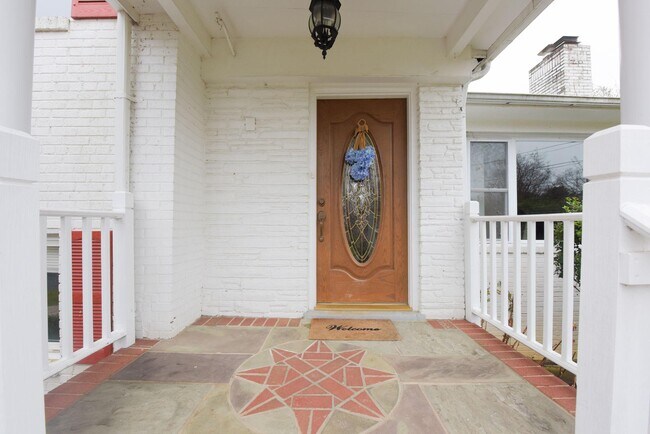 Photo - 6304 Kirby Rd