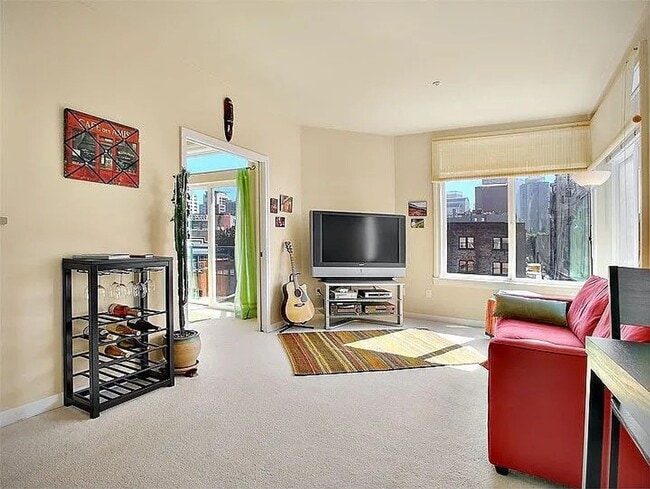 Photo - 2415 2nd Ave Unidad 430
