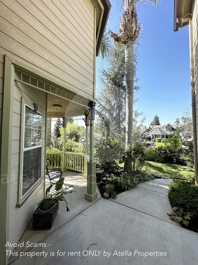Photo - 5033 W Wren Ave