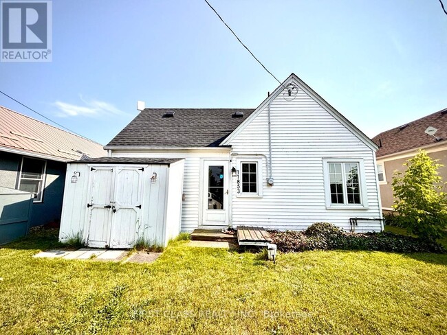 Photo - 11853 Lakeshore Rd
