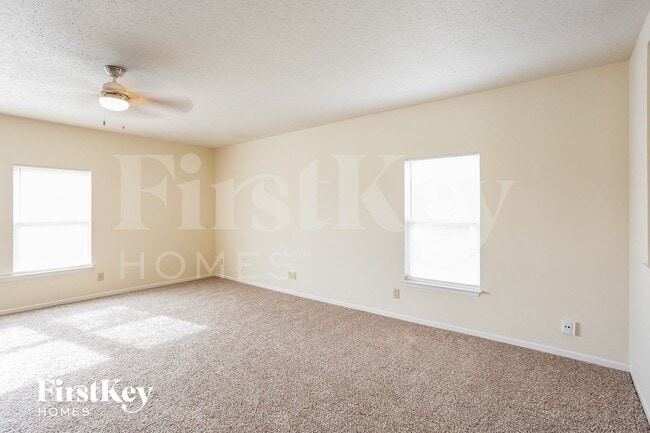Photo - 1079 King Maple Dr