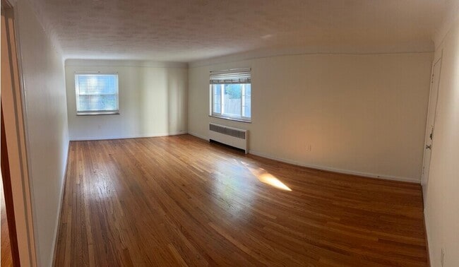 Photo - 3000 Linwood Ave