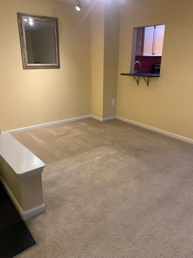 Photo - 815 Stratford Way Unit F
