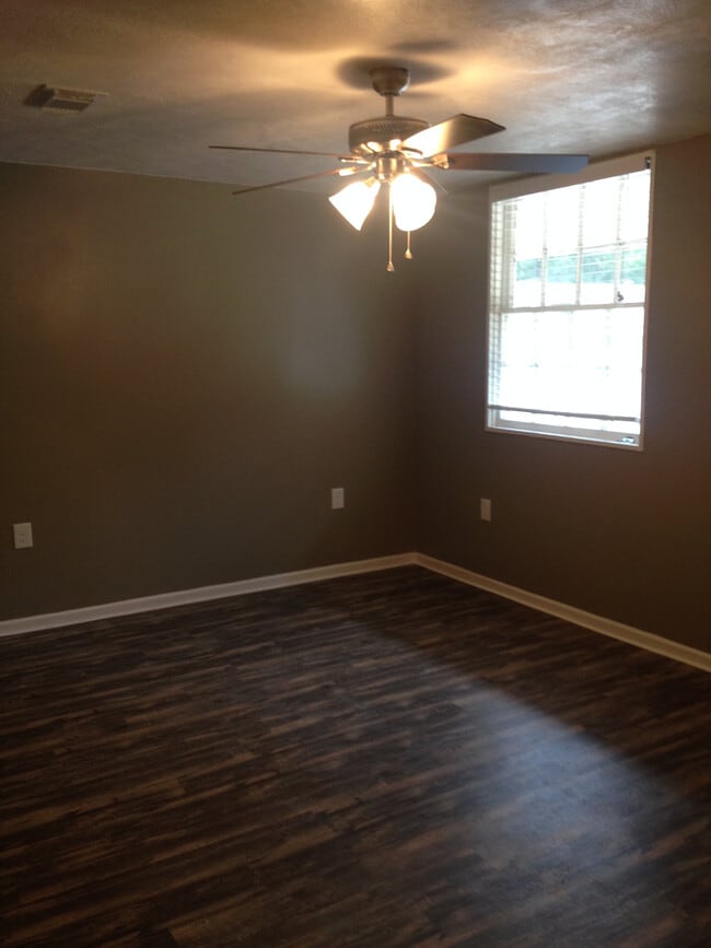 Building Photo - 1362 Pitkin Rd Rental