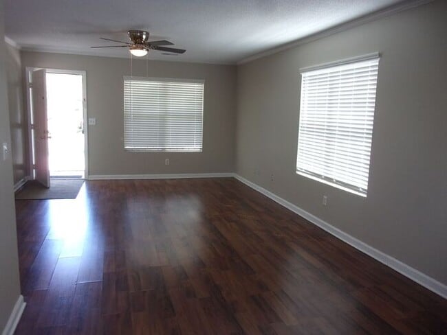 2 Bedroom 2 Bath Duplex near Cherry Park