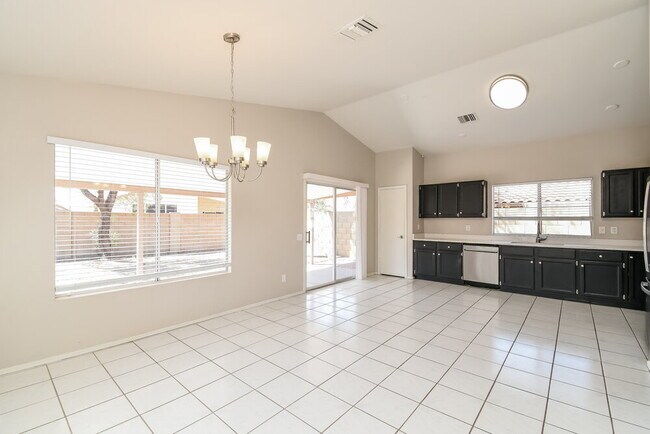 Photo - 5523 E Fairfield St