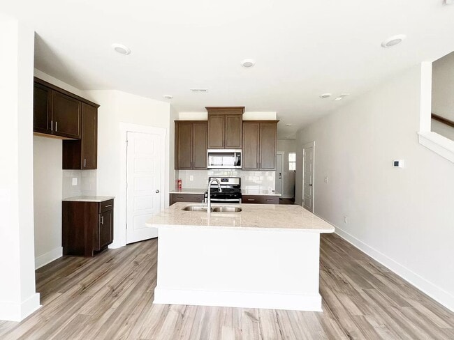 4 Beachley Pl