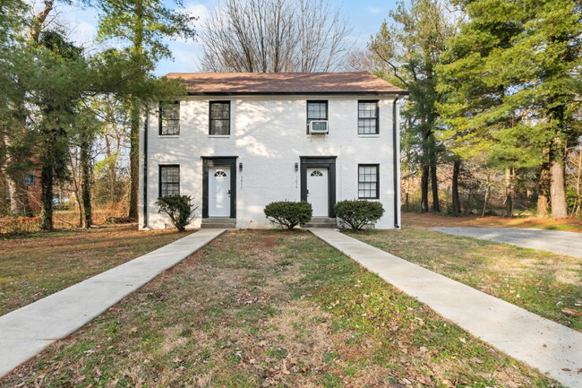 Fantastic 2 Bed, 1 Bath. Walk to MTSU! Ut... - Fantastic 2 Bed, 1 Bath.  Walk to MTSU! Ut... Apartment