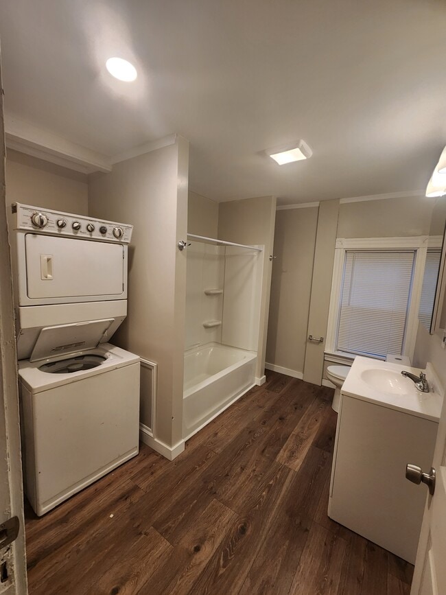 Building Photo - 340 Virginia Ave Unit 3