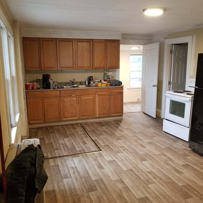 Photo - 398 Weaver St Unit 1