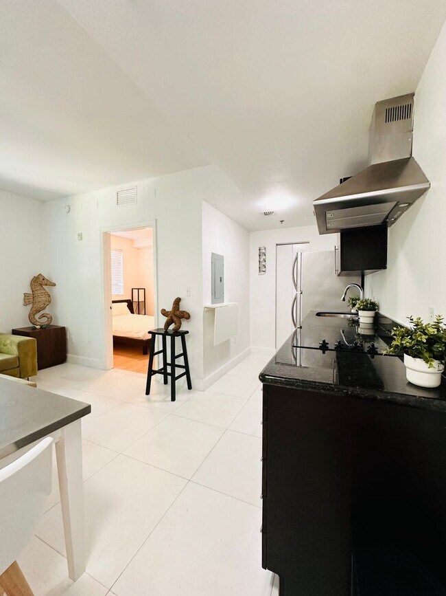 Photo - Bright and furnished 1/1 in classy remodel...