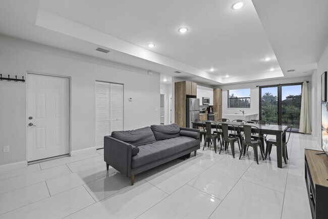 Photo - 2915 65th St W