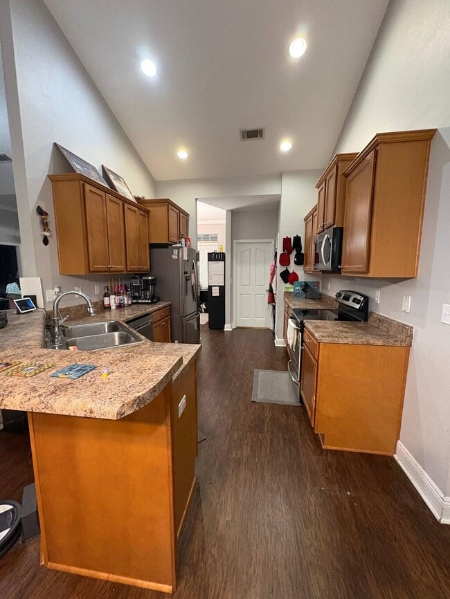 Photo - 148 Crab Apple Ave